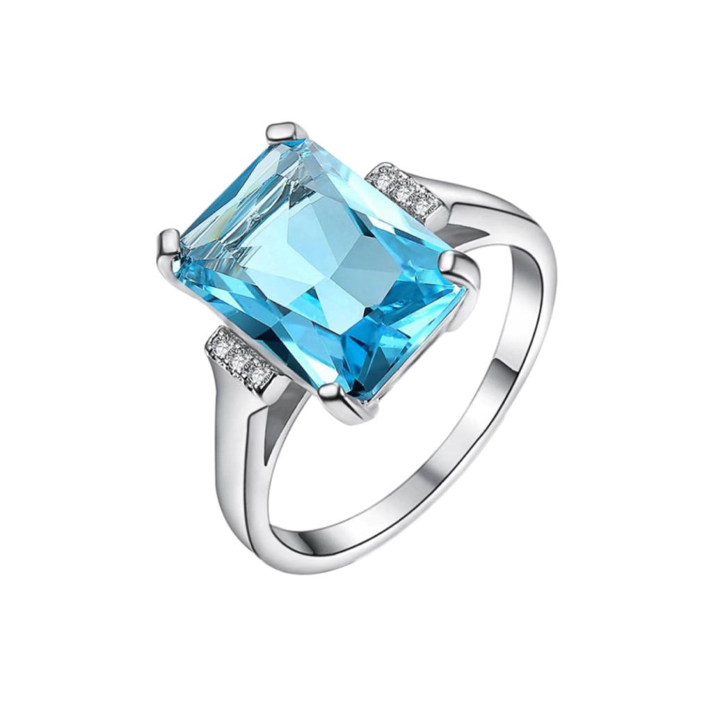 A59. Silver Topaz Fashion Ring